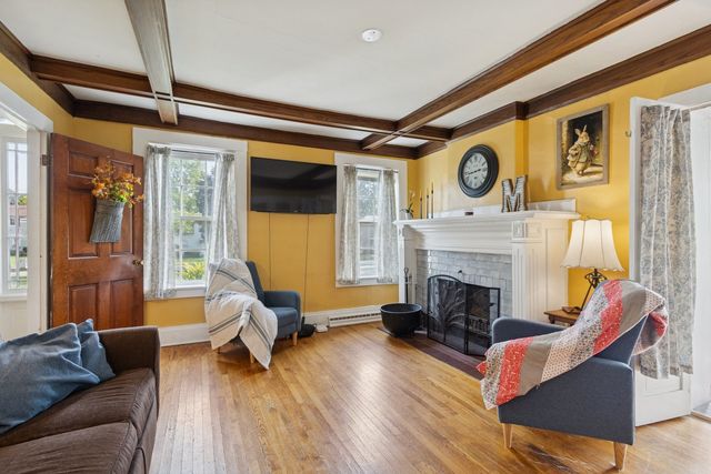 315 W Hurlbut Avenue, Belvidere, IL 61008