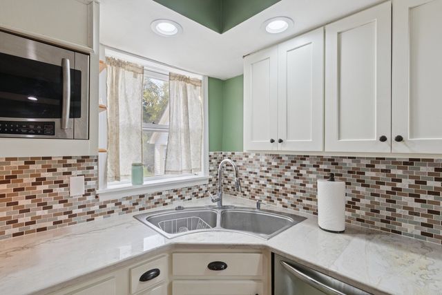 315 W Hurlbut Avenue, Belvidere, IL 61008