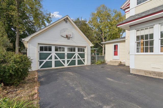 315 W Hurlbut Avenue, Belvidere, IL 61008