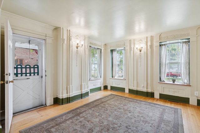 315 W Hurlbut Avenue, Belvidere, IL 61008