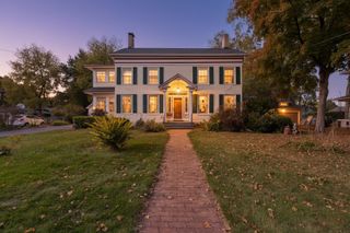 315 W Hurlbut Avenue, Belvidere, IL 61008