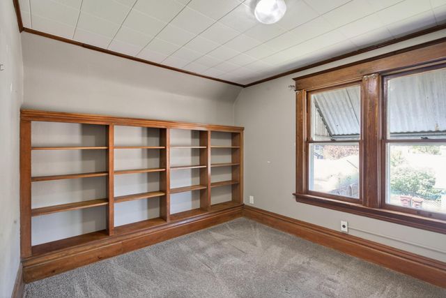 300 4th Avenue S, South Saint Paul, MN 55075