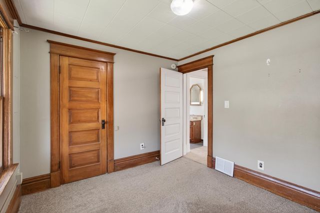 300 4th Avenue S, South Saint Paul, MN 55075