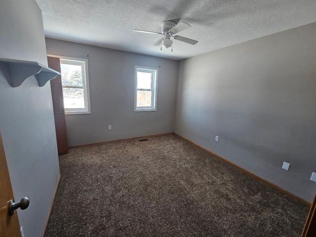 562 40th Avenue, Pleasantville, IA 50225