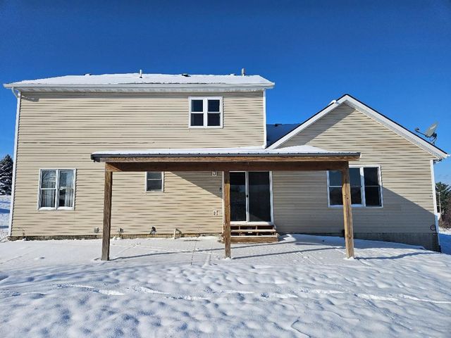 562 40th Avenue, Pleasantville, IA 50225