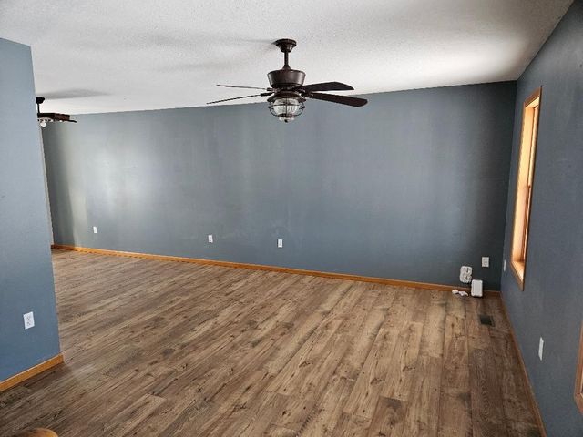 562 40th Avenue, Pleasantville, IA 50225