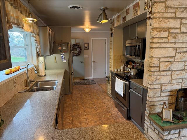 2518 Route 9G, Rhinebeck, NY 12580