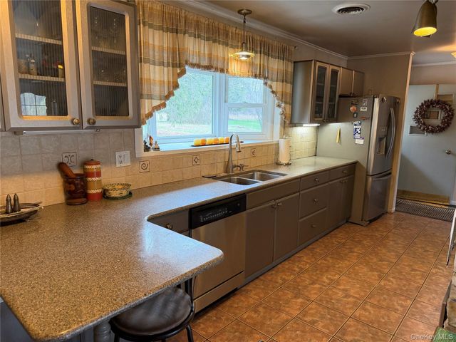 2518 Route 9G, Rhinebeck, NY 12580