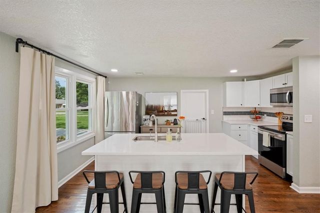 605 E 90th Street, Kansas City, MO 64131