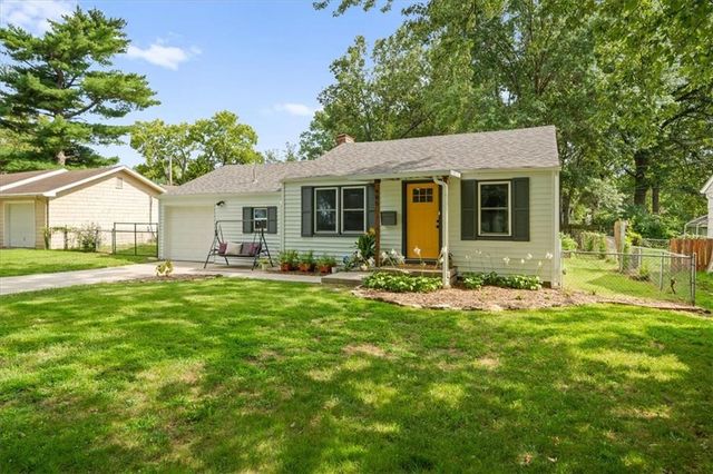 605 E 90th Street, Kansas City, MO 64131