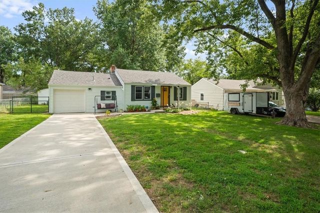 605 E 90th Street, Kansas City, MO 64131