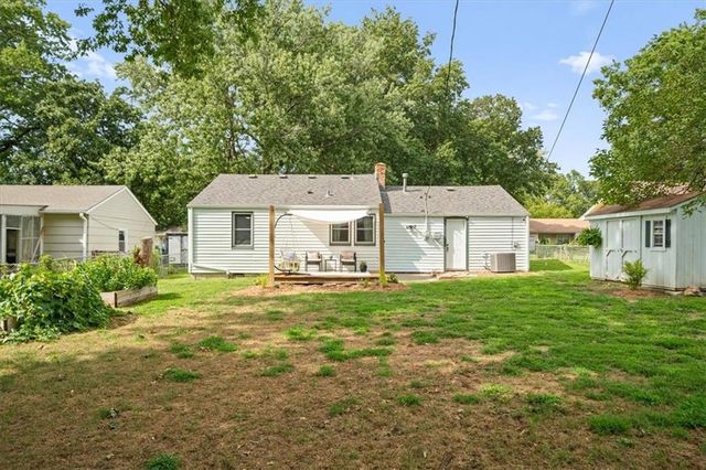 605 E 90th Street, Kansas City, MO 64131