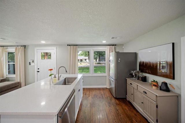 605 E 90th Street, Kansas City, MO 64131