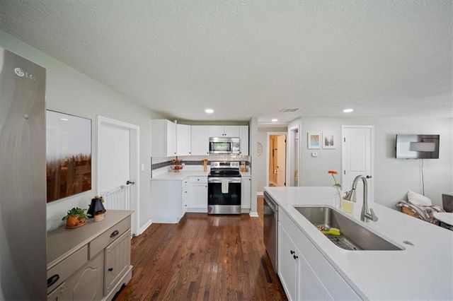 605 E 90th Street, Kansas City, MO 64131