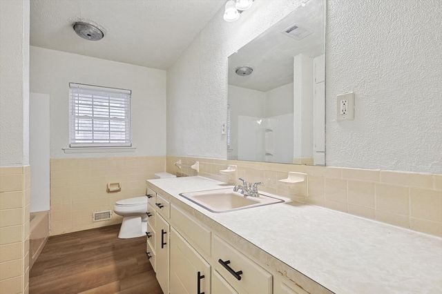 315 Hall Street, Whitesboro, TX 76273