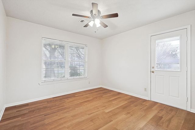315 Hall Street, Whitesboro, TX 76273