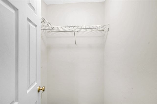 13 Dallas Dr 107, Dracut, MA 01826