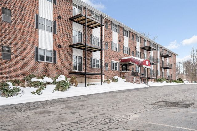 13 Dallas Dr 107, Dracut, MA 01826