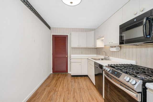 13 Dallas Dr 107, Dracut, MA 01826