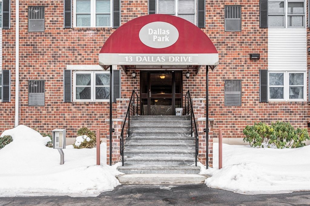 13 Dallas Dr 107, Dracut, MA 01826