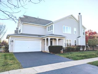 2927 Falling Waters Lane, Lindenhurst, IL 60046