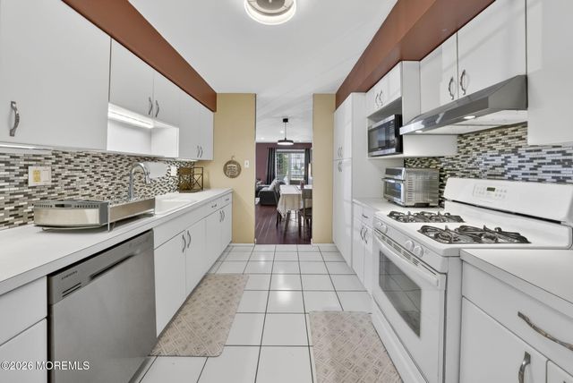 133 Bedford Place, Morganville, NJ 07751