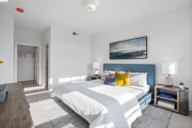 500 Somi CT 301, Hayward, CA 94544