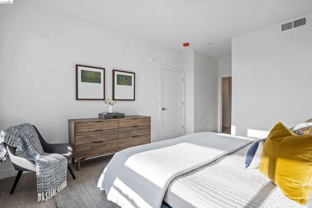 500 Somi CT 301, Hayward, CA 94544