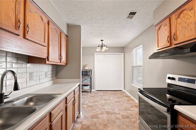 211 Talina Drive, Charlestown, IN 47111