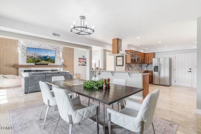 2431 Victoria Avenue, Oxnard, CA 93035