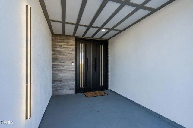2431 Victoria Avenue, Oxnard, CA 93035