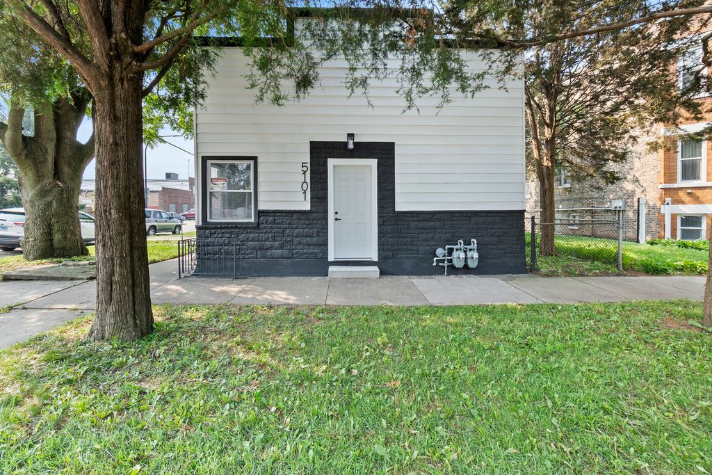 5101 W 32nd Place, Cicero, IL 60804