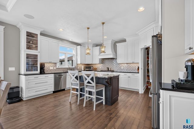 8324 E Water Wood St Street, Sioux Falls, SD 57110