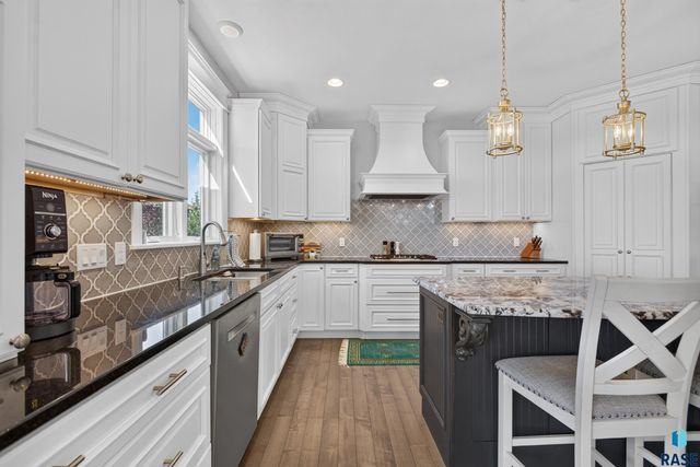 8324 E Water Wood St Street, Sioux Falls, SD 57110