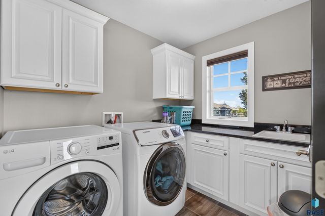 8324 E Water Wood St Street, Sioux Falls, SD 57110