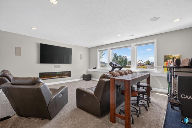 8324 E Water Wood St Street, Sioux Falls, SD 57110