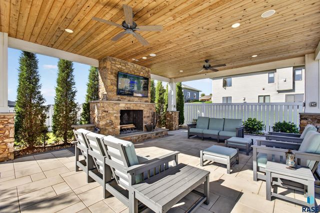 8324 E Water Wood St Street, Sioux Falls, SD 57110