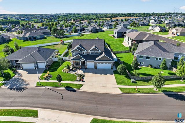 8324 E Water Wood St Street, Sioux Falls, SD 57110