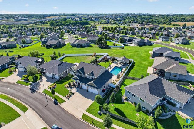 8324 E Water Wood St Street, Sioux Falls, SD 57110