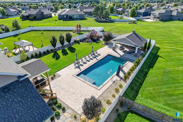 8324 E Water Wood St Street, Sioux Falls, SD 57110
