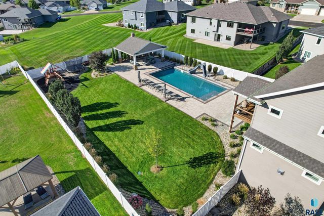 8324 E Water Wood St Street, Sioux Falls, SD 57110