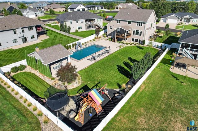 8324 E Water Wood St Street, Sioux Falls, SD 57110