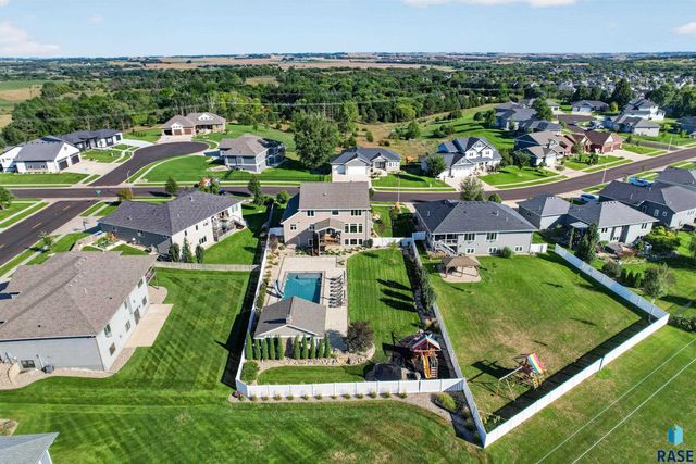 8324 E Water Wood St Street, Sioux Falls, SD 57110