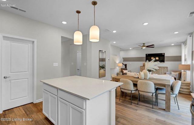 2529 Aiken Ridge Dr, Louisville, KY 40245