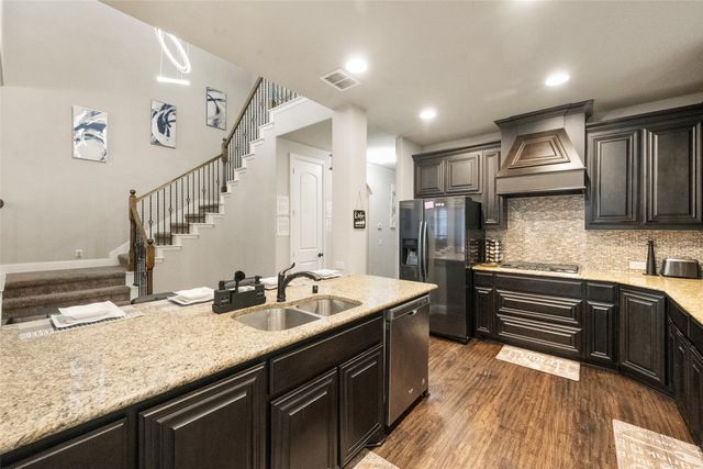 7243 Neblina Drive, Grand Prairie, TX 75054