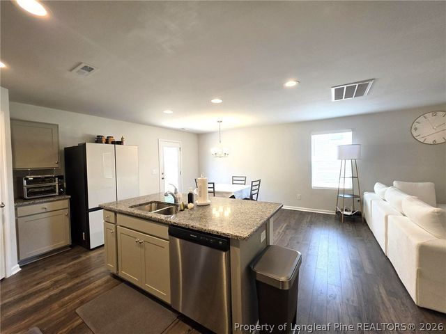 233 Chinook Lane, Raeford, NC 28376