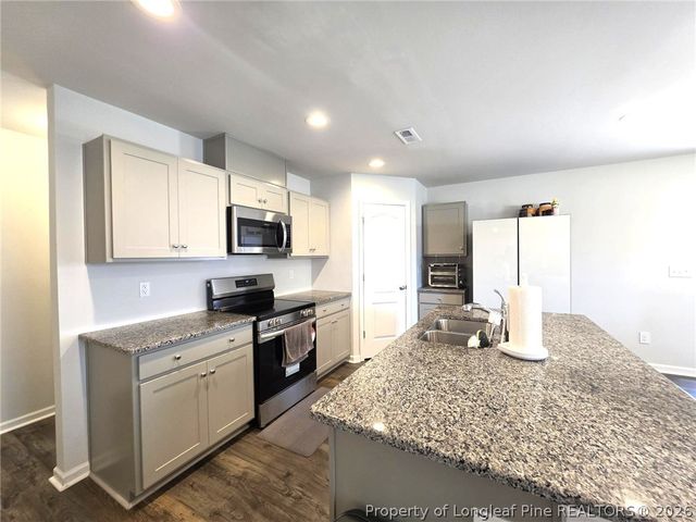 233 Chinook Lane, Raeford, NC 28376