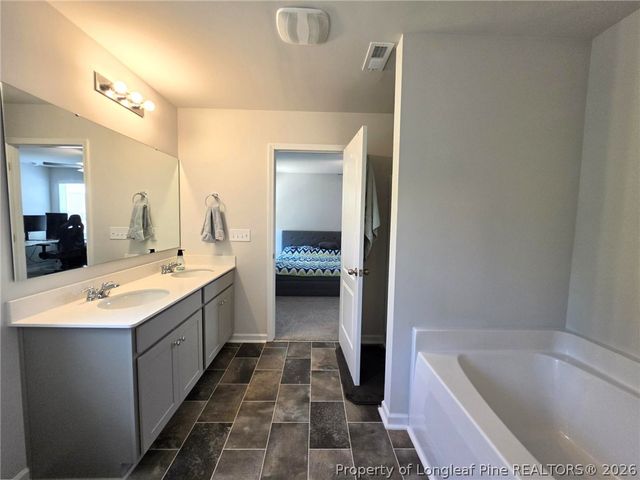 233 Chinook Lane, Raeford, NC 28376