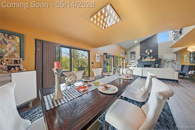 8727 Sarah Lane, Grosse Ile, MI 48138