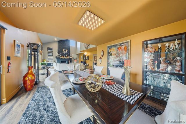 8727 Sarah Lane, Grosse Ile, MI 48138